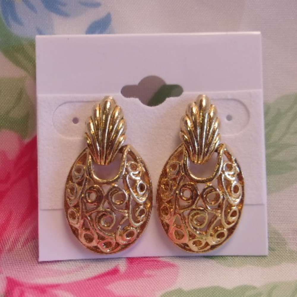 Gold Tone Filigree Doorknocker Pierced Earrings